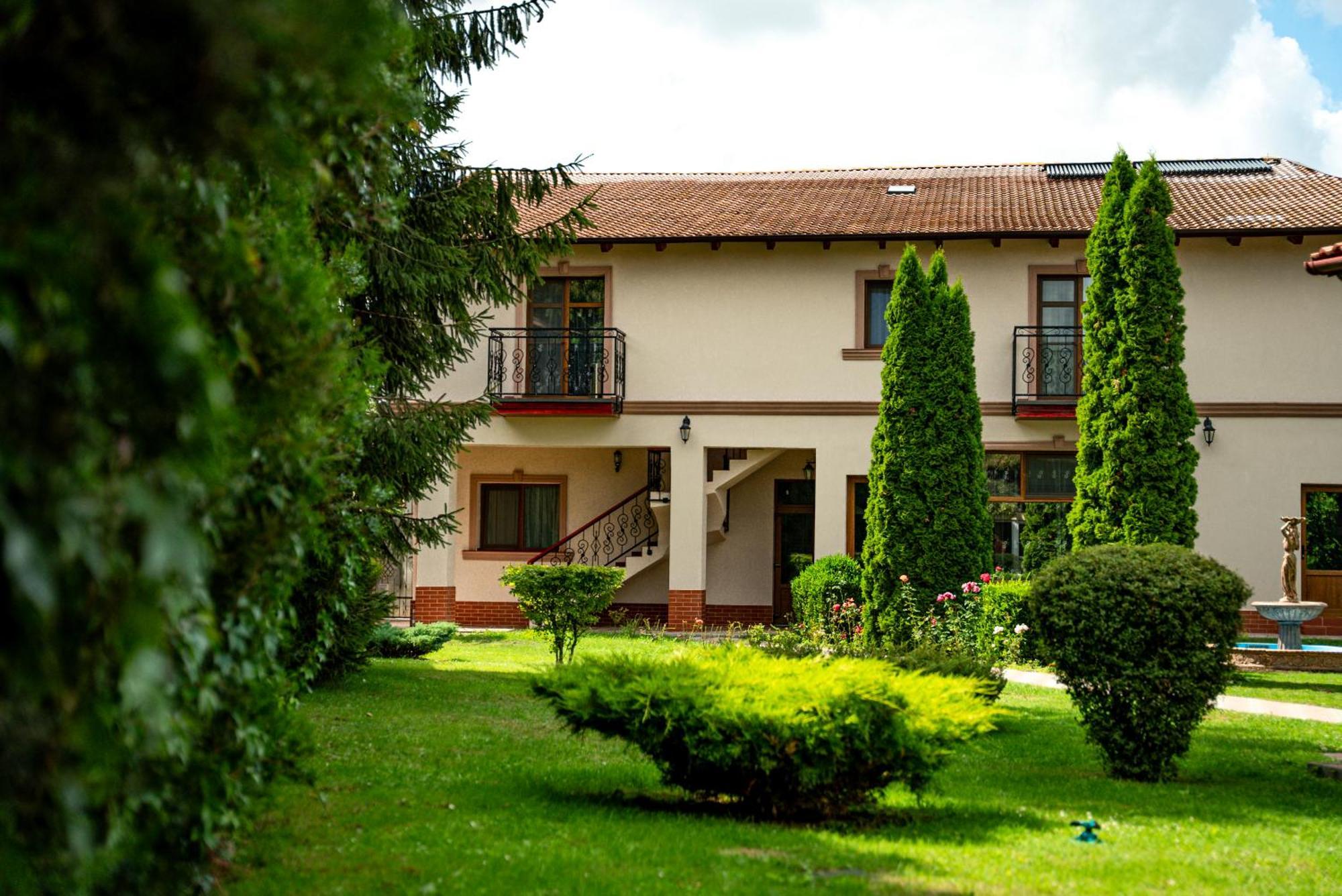 Bed and Breakfast Boutique Marlen Ghimbav Экстерьер фото