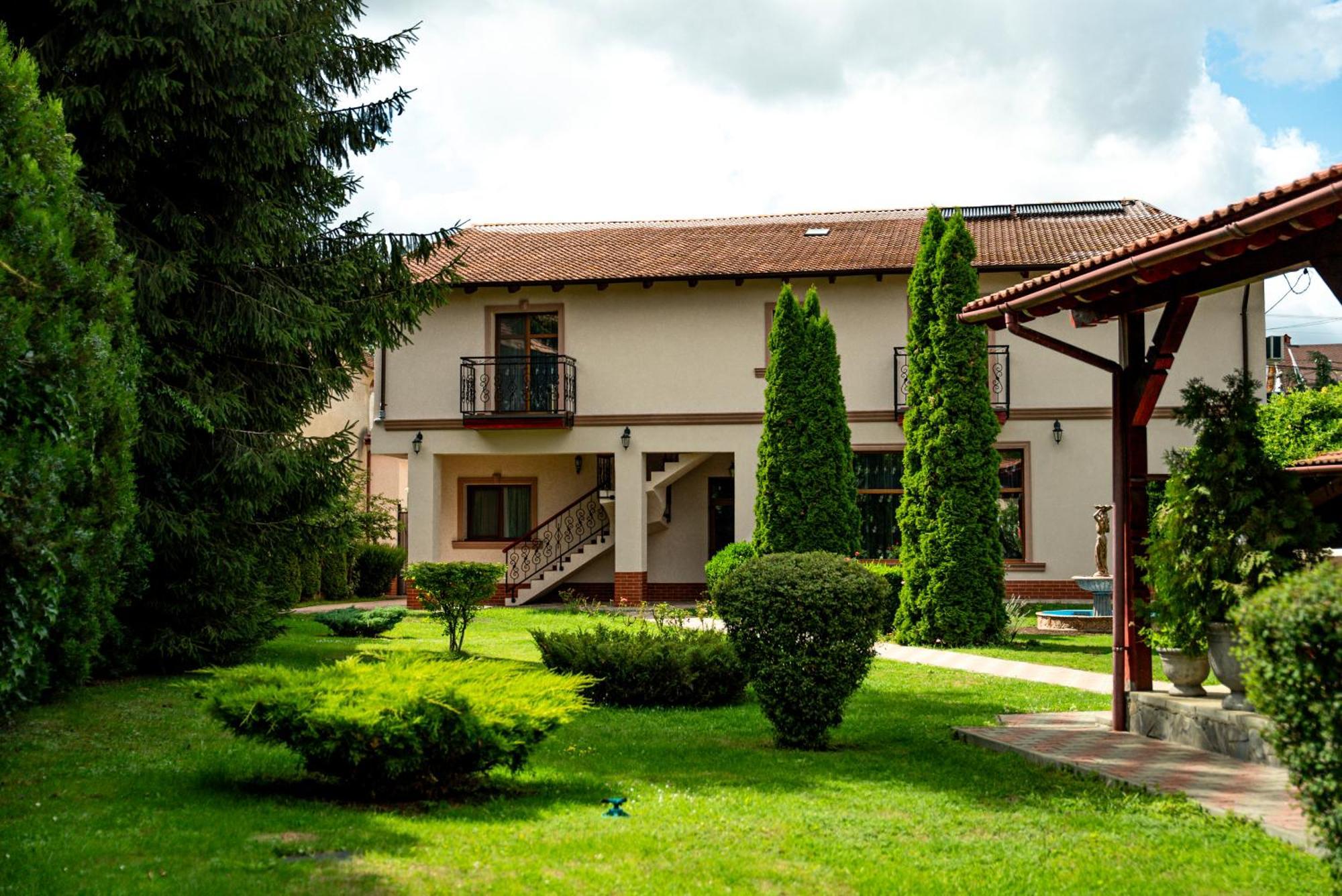 Bed and Breakfast Boutique Marlen Ghimbav Экстерьер фото