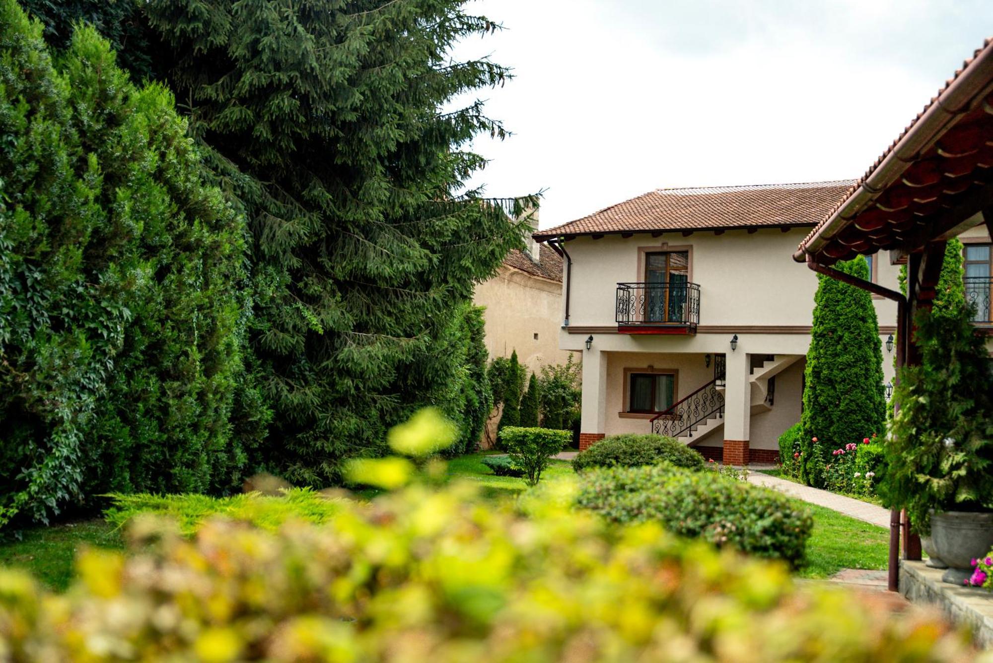 Bed and Breakfast Boutique Marlen Ghimbav Экстерьер фото