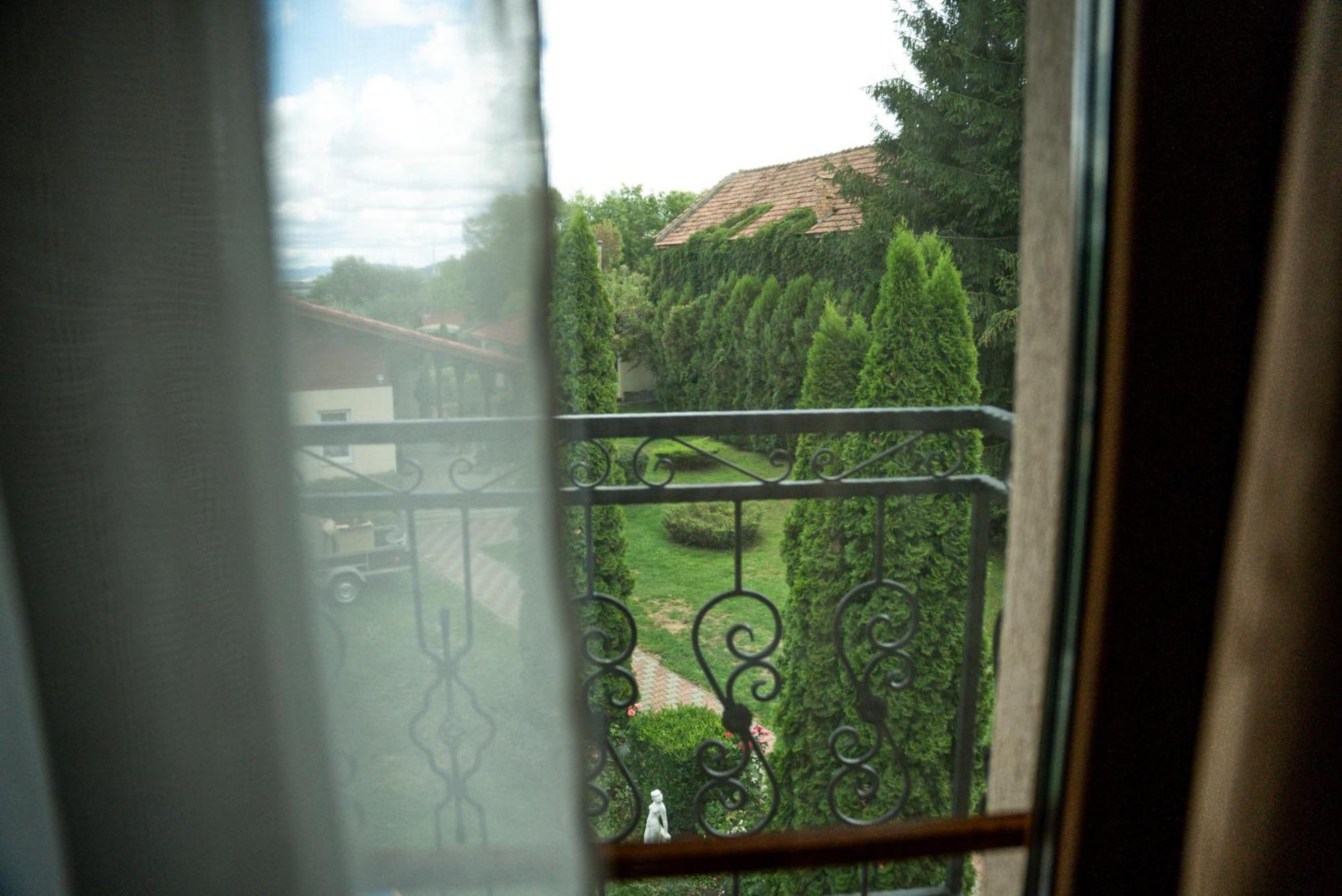Bed and Breakfast Boutique Marlen Ghimbav Экстерьер фото