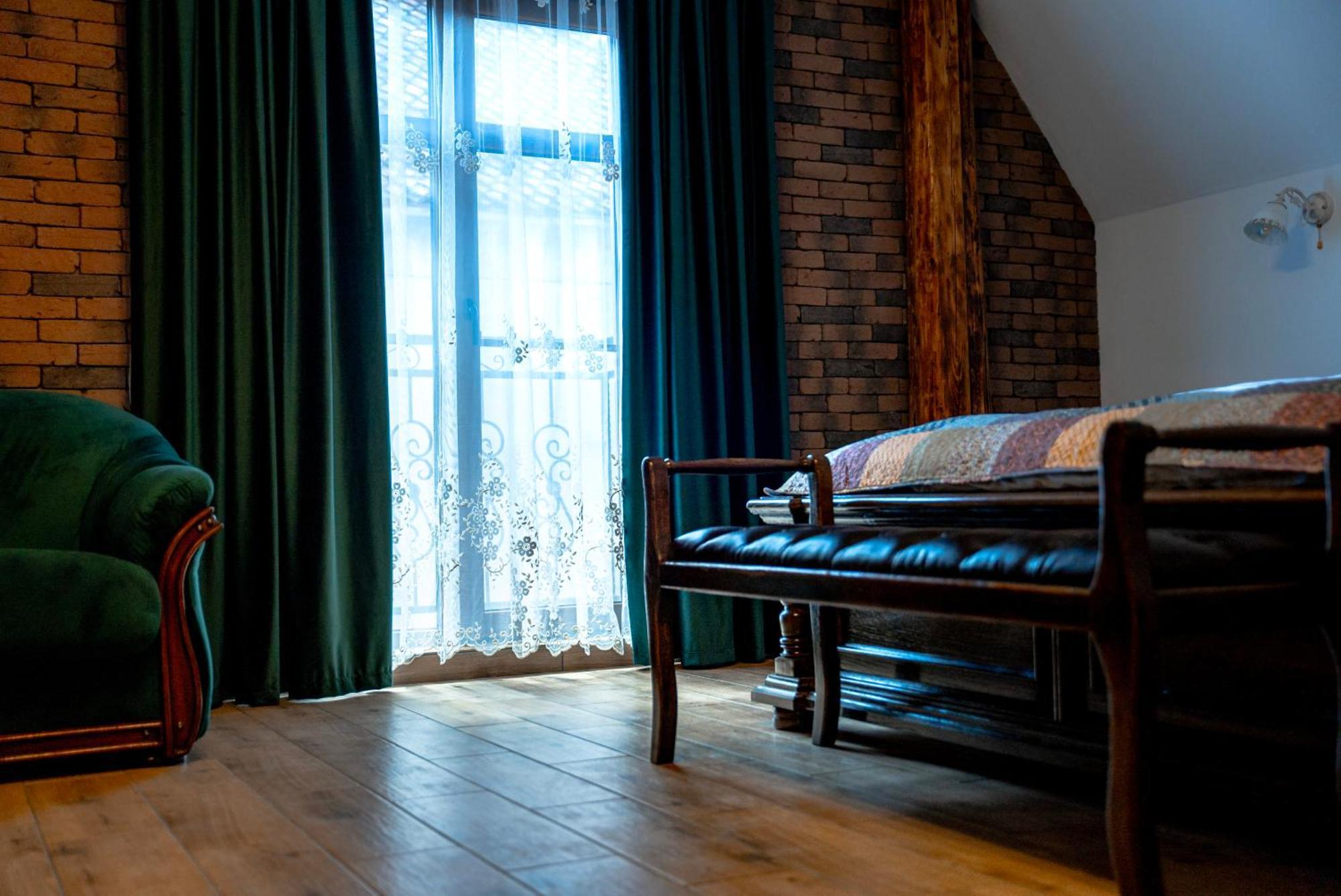 Bed and Breakfast Boutique Marlen Ghimbav Экстерьер фото