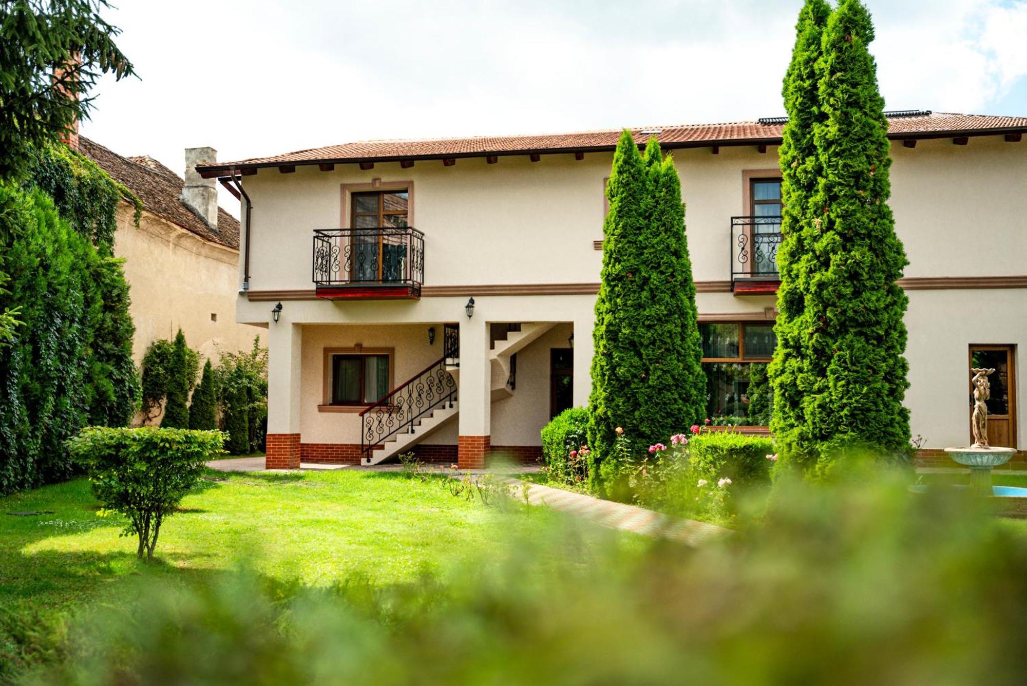 Bed and Breakfast Boutique Marlen Ghimbav Экстерьер фото