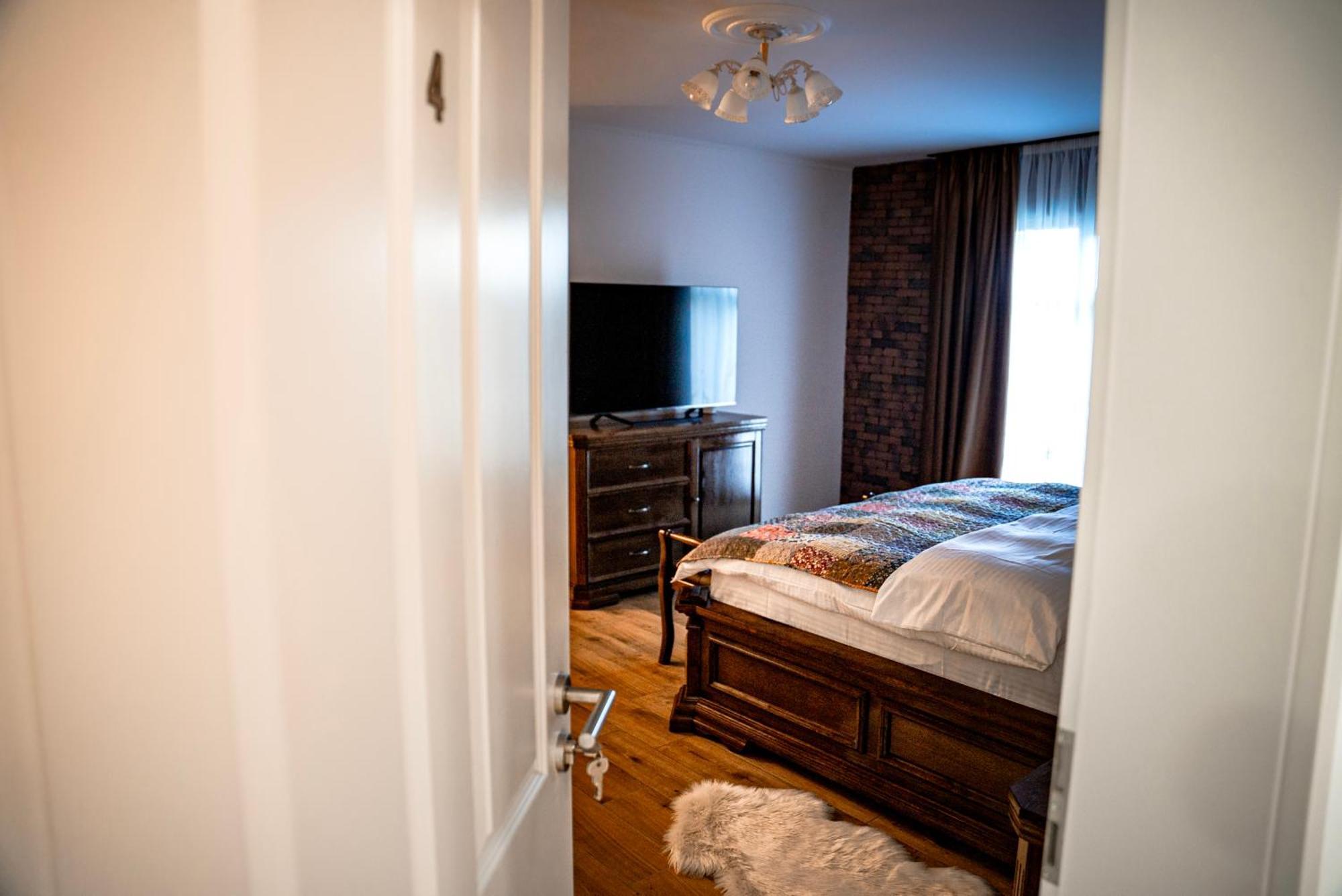 Bed and Breakfast Boutique Marlen Ghimbav Экстерьер фото